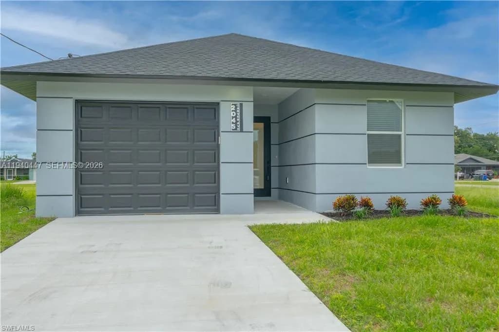 2045 Carver Ave, Fort Myers FL 33916