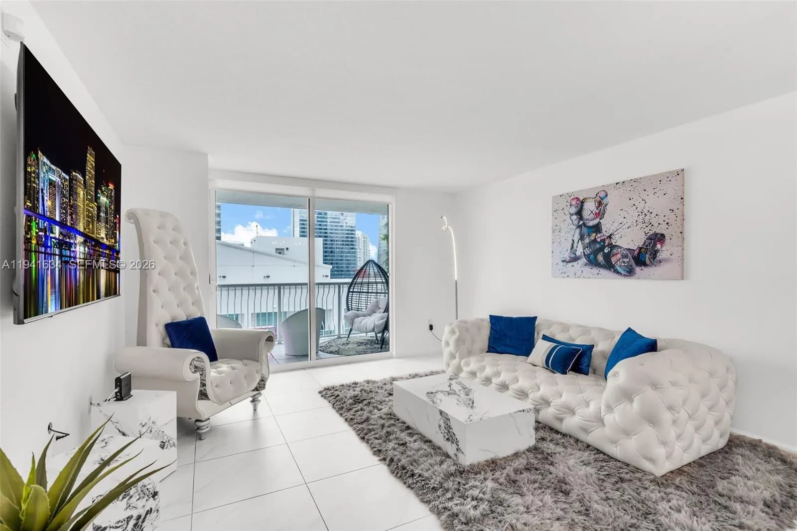 1200 Brickell Bay Dr # 2807, Miami FL 33131
