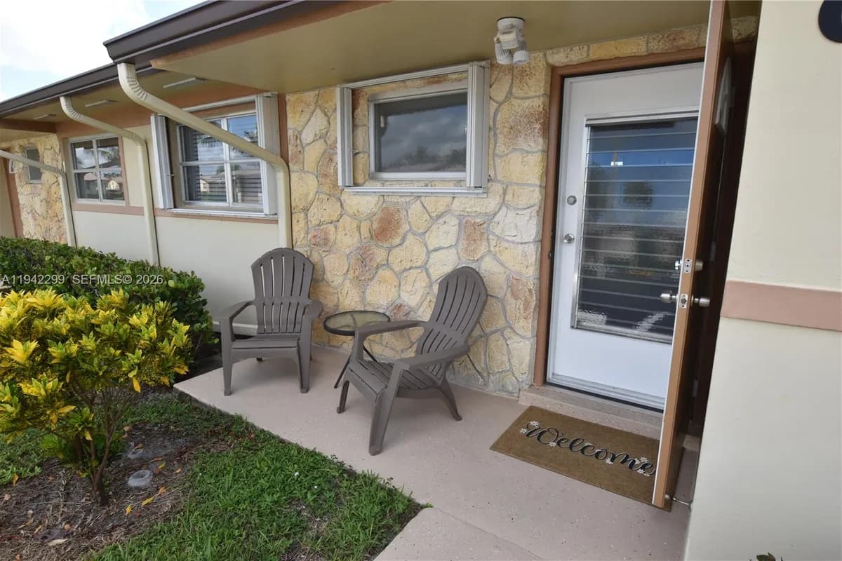 2852 Crosley Drive west # G, West Palm Beach FL 33415