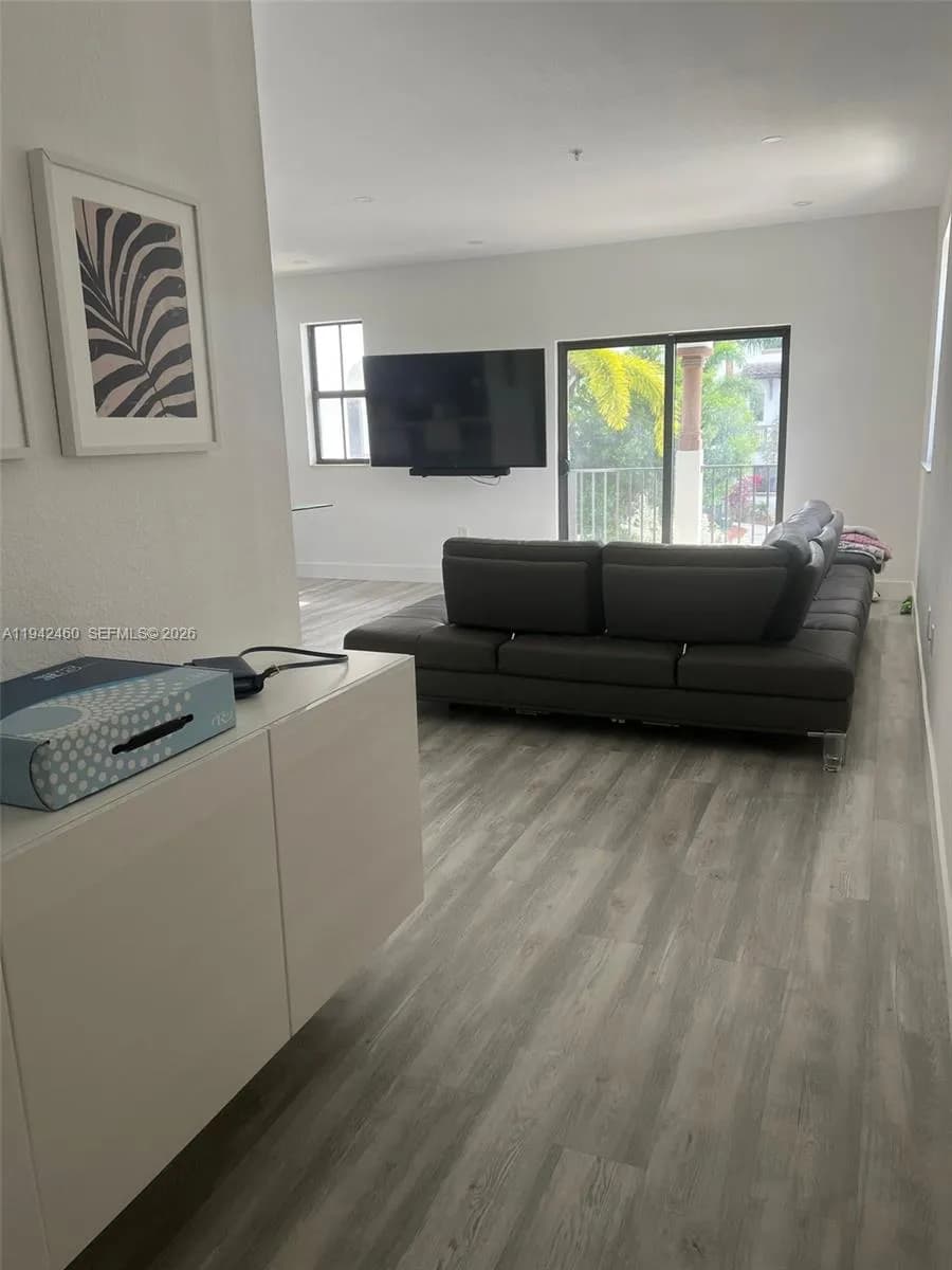10630 NW 88th St # 201, Doral FL 33178