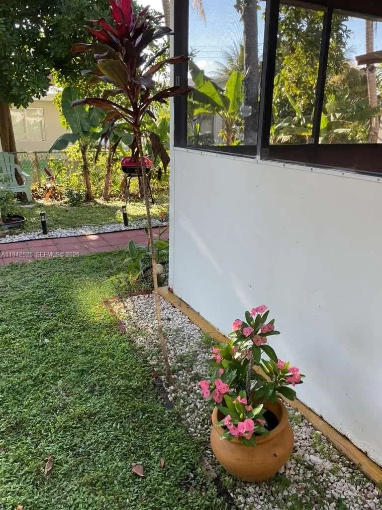 6706 Inwood, North Lauderdale FL 33068