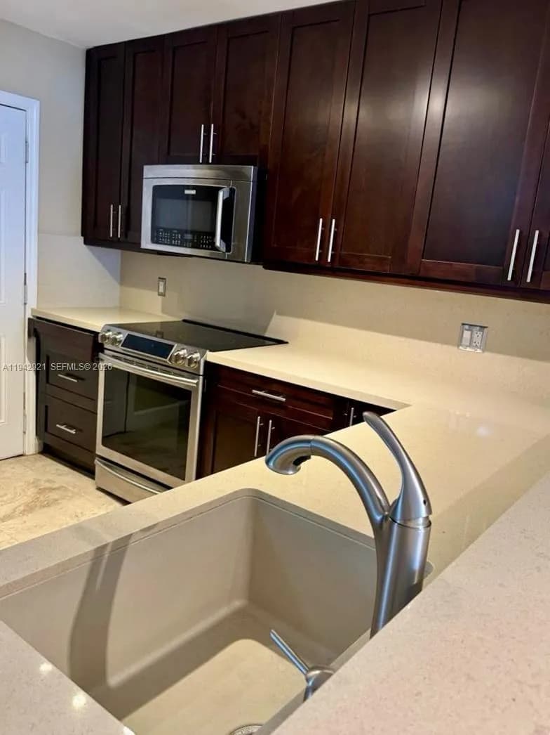 1400 NE 191st St # 310, Miami FL 33179
