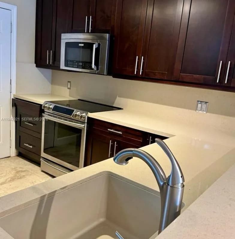 1400 NE 191st St # 310, Miami FL 33179