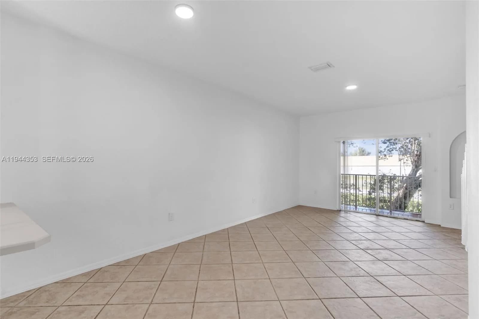 5670 NW 116th Ave # 219, Doral FL 33178