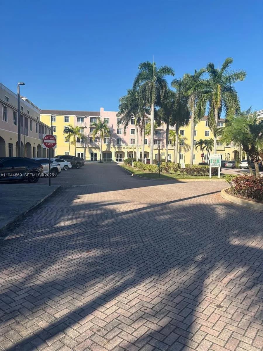 3401 N State Road 7 # 4060, Lauderdale Lakes FL 33319