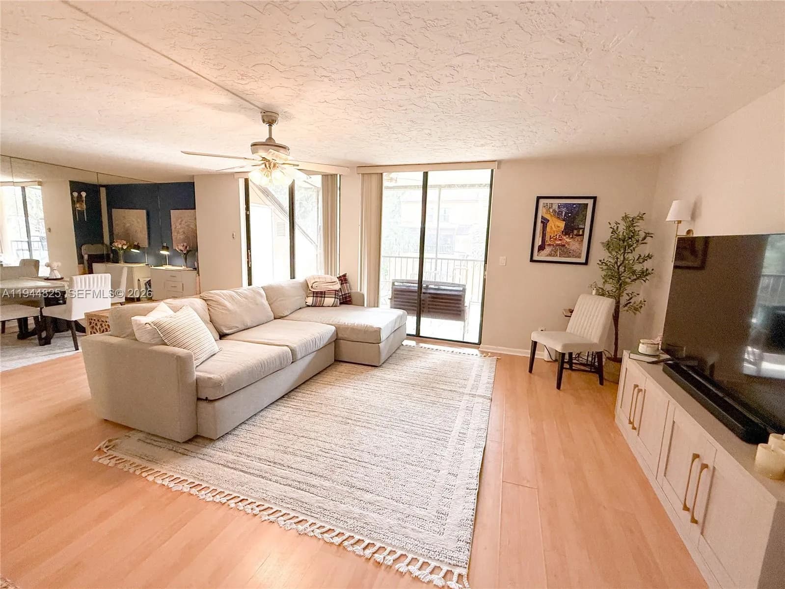 450 Commodore Dr # 306, Plantation FL 33325