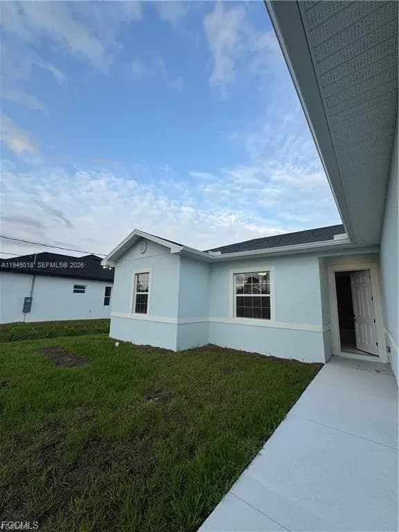426 Mercedes Ct, Lehigh Acres FL 33972