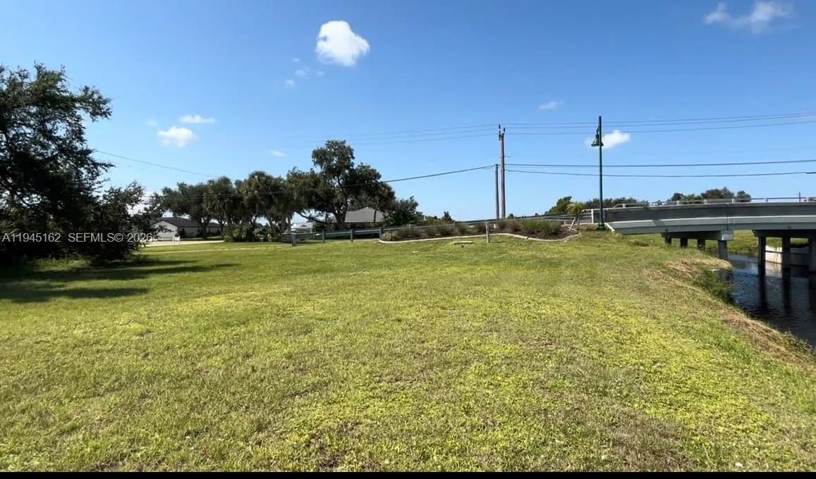 401 Rotonda Cr, Port Charlotte FL 33947