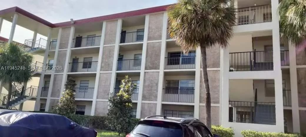2 bedroom 2 bath for sale at 3001 NW 48th Ave # 333, Lauderdale Lakes FL 33313