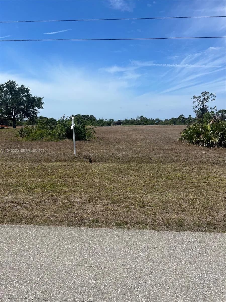 2818 NE 1st, Cape Coral FL 33909