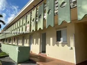 1 bedroom 1 bath for sale at 941 NE 169th St # 216, North Miami Beach FL 33162