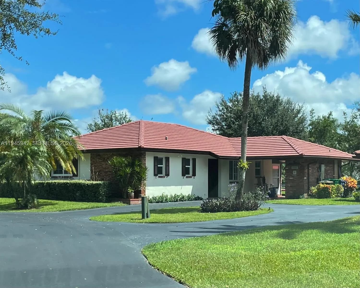 9065 Thunderbird Dr, Coral Springs FL 33065