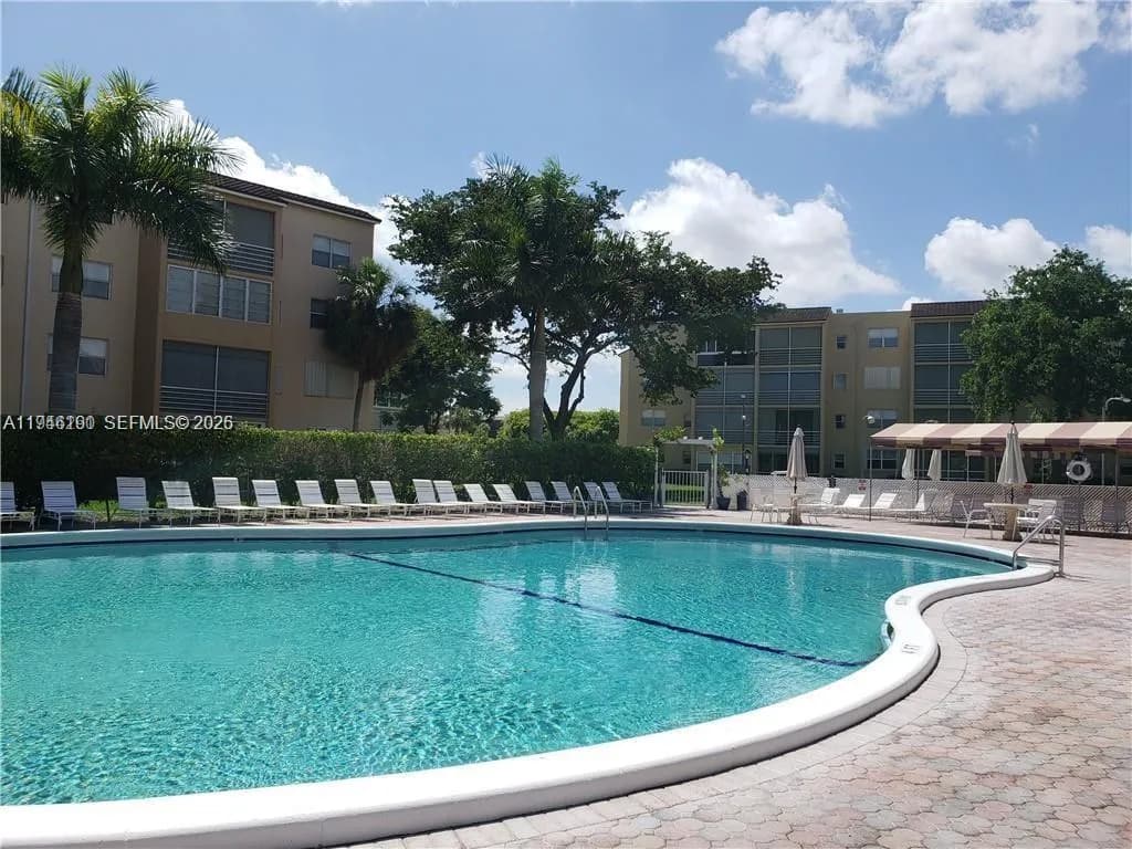2 bedroom 2 bath for sale at 2821 Somerset Dr # 400, Lauderdale Lakes FL 33311
