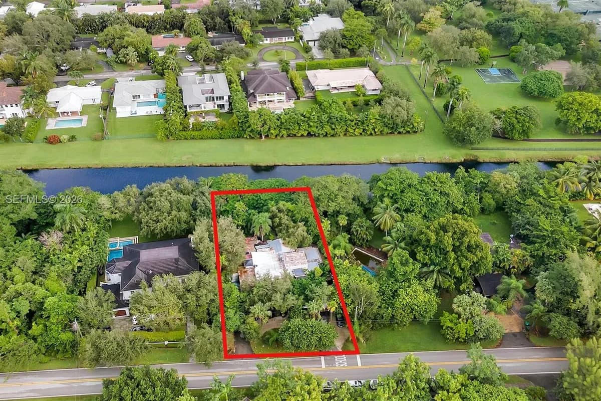 5845 SW 88th St, South Miami FL 33156