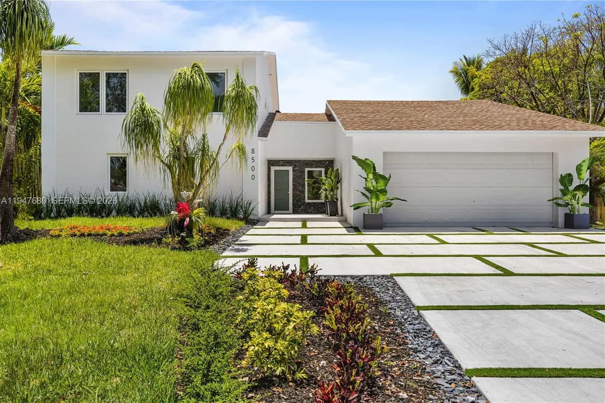 8500 SW 179th St, Palmetto Bay FL 33157