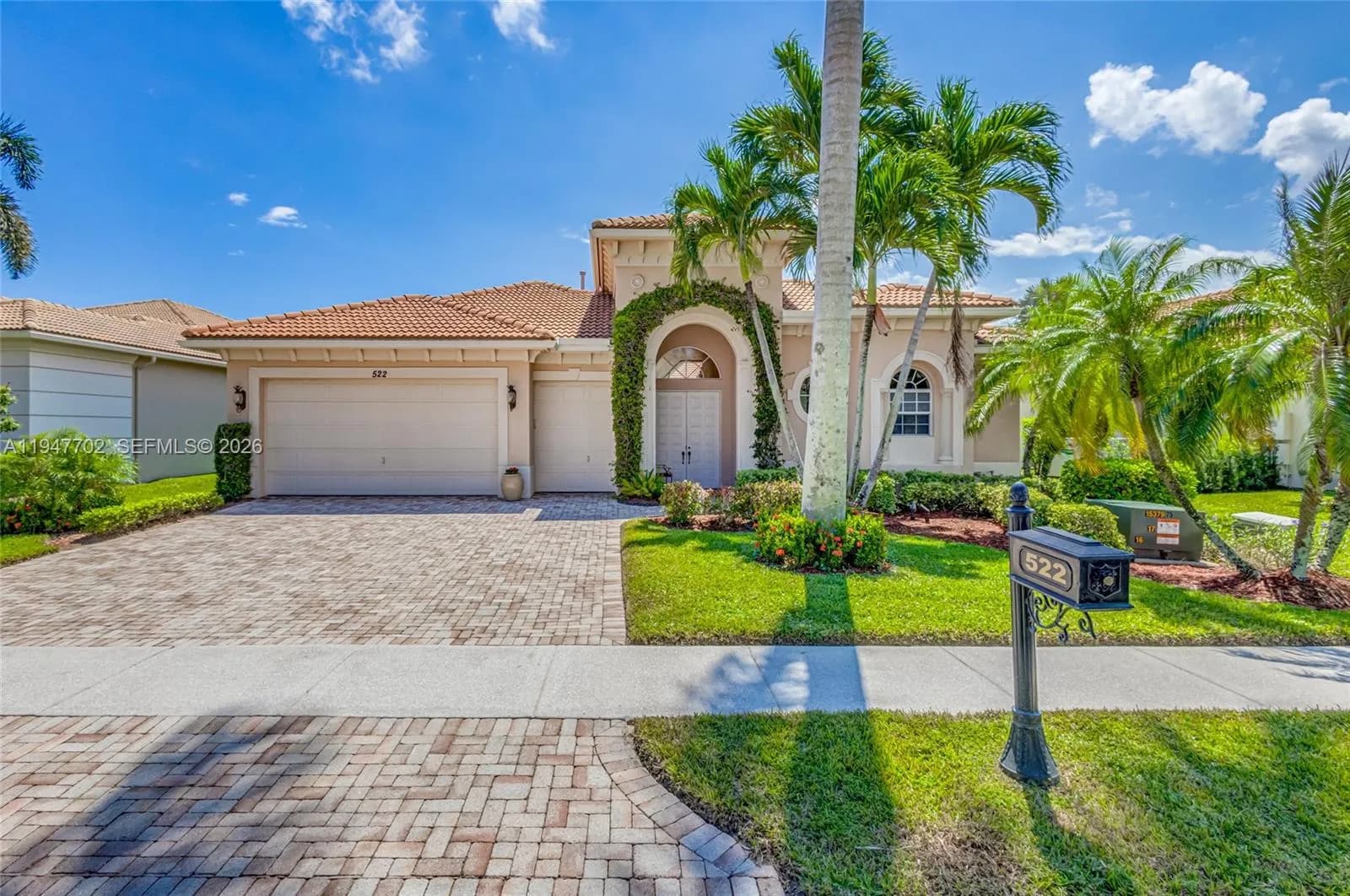 4 bedroom 4 bath for sale at 522 Les Jardin Dr, Palm Beach Gardens FL 33410