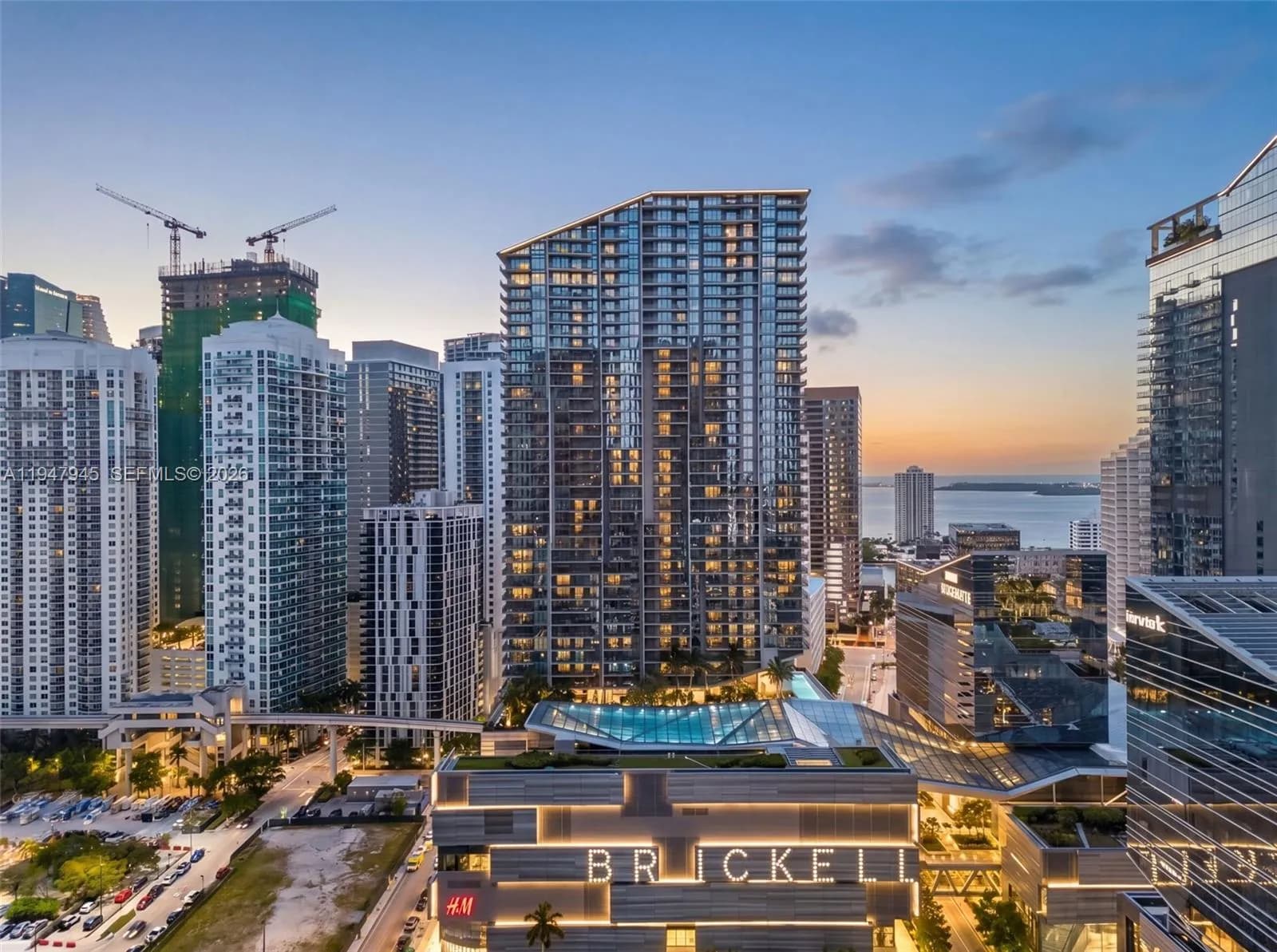 2 bedroom 2 bath for sale at 68 SE 6th St # 2110, Miami FL 33131
