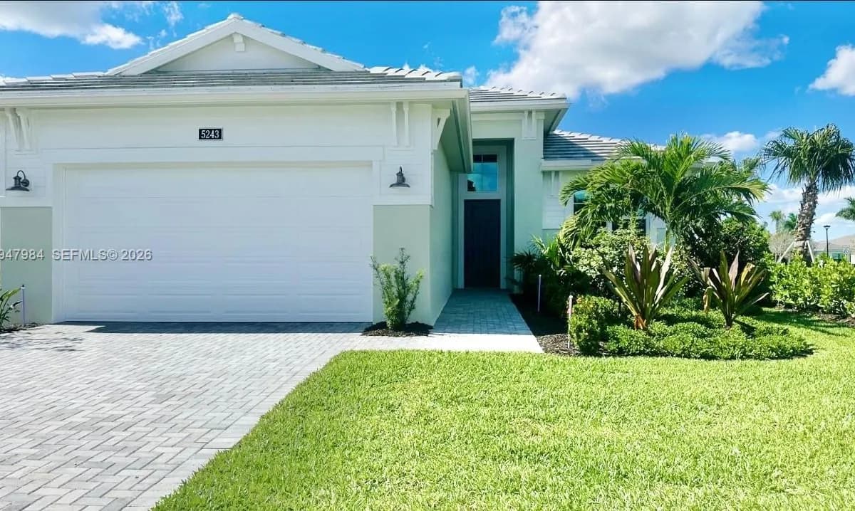 5243 Rivo Alto Cir, Westlake FL 33470