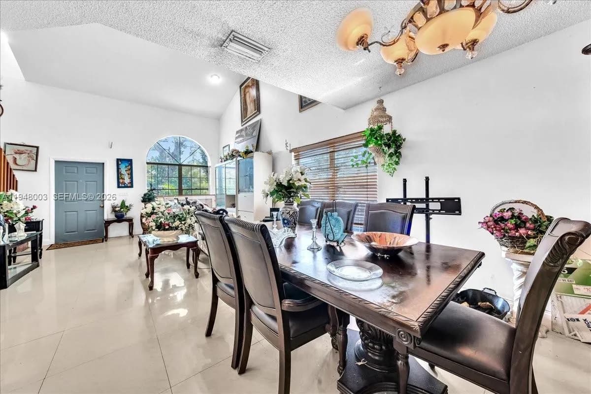 12113 NW 33rd St, Sunrise FL 33323