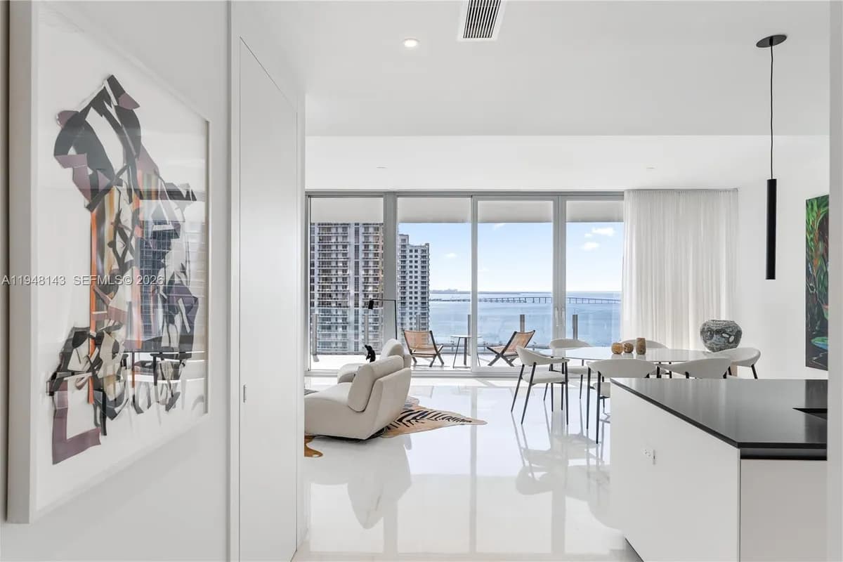 300 Biscayne Blvd Way # 2102, Miami FL 33131