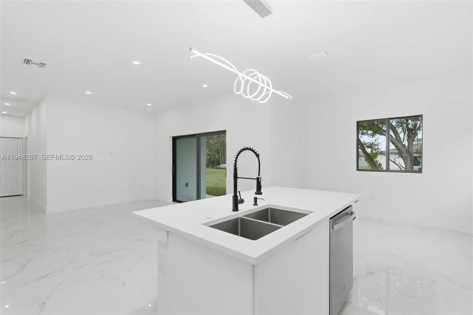 161 Blackstone Dr., Fort Myers FL 33913