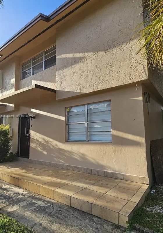 120 SW 108th Ave # I1, Sweetwater FL 33174