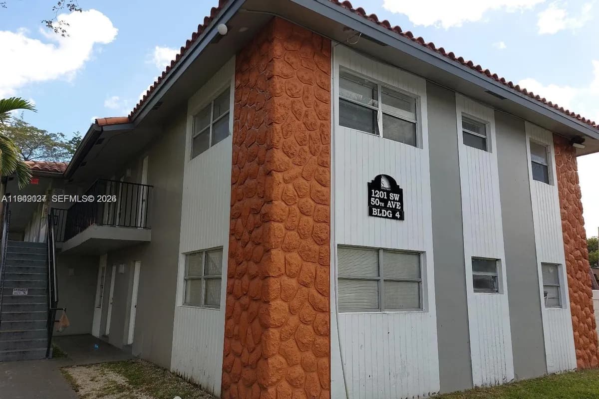 1201 SW 50th Ave # 4, North Lauderdale FL 33068