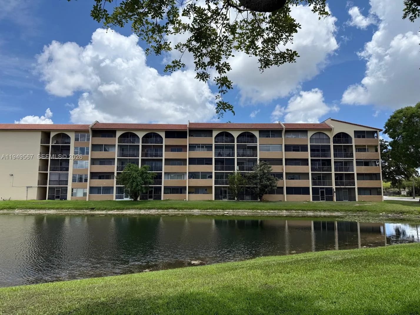 10054 Winding Lake Rd # 103, Sunrise FL 33351