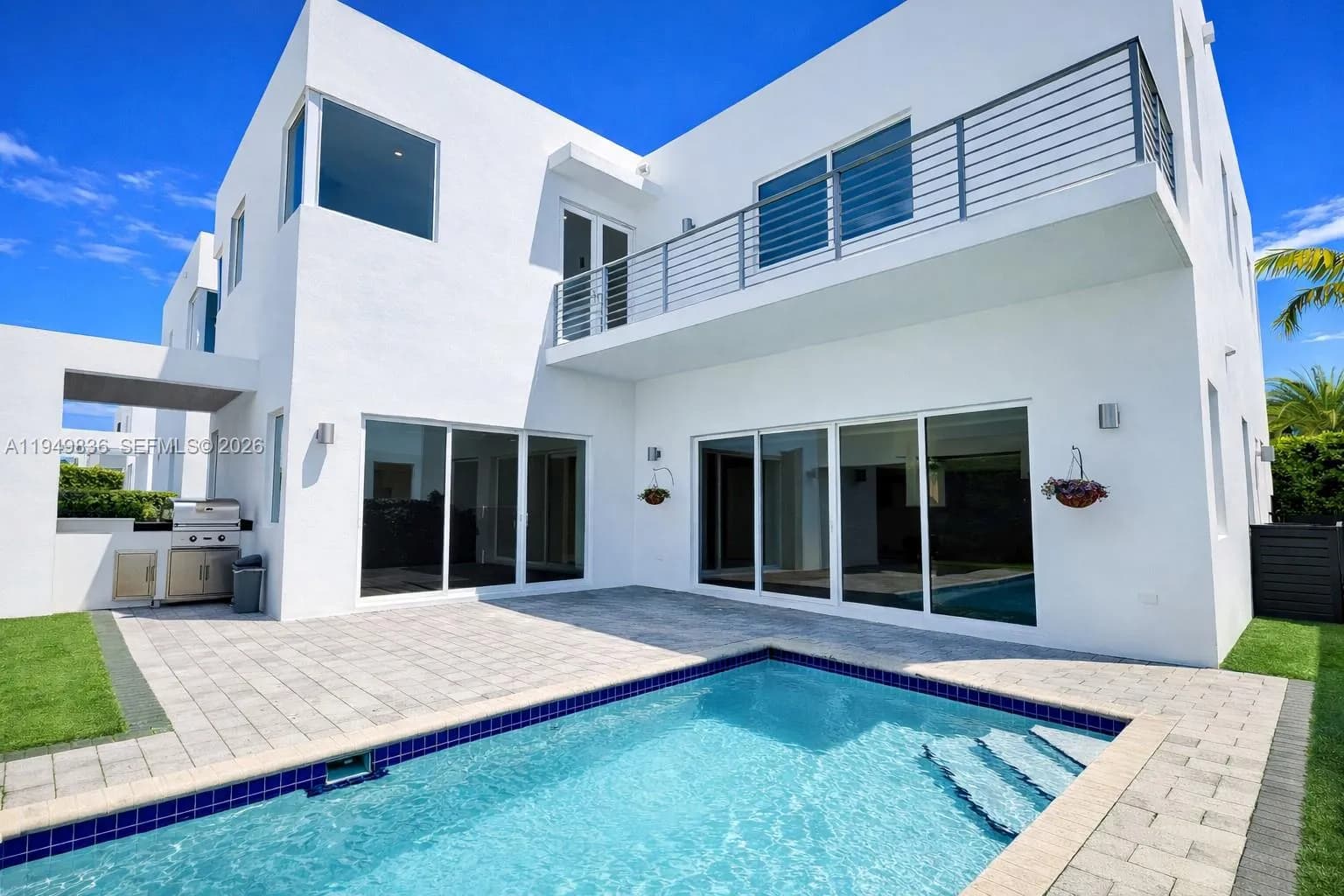 10054 NW 76th Ter, Doral FL 33178