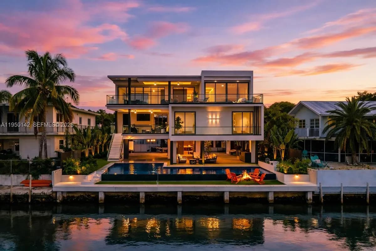16 S Exuma Rd, Key Largo FL 33037