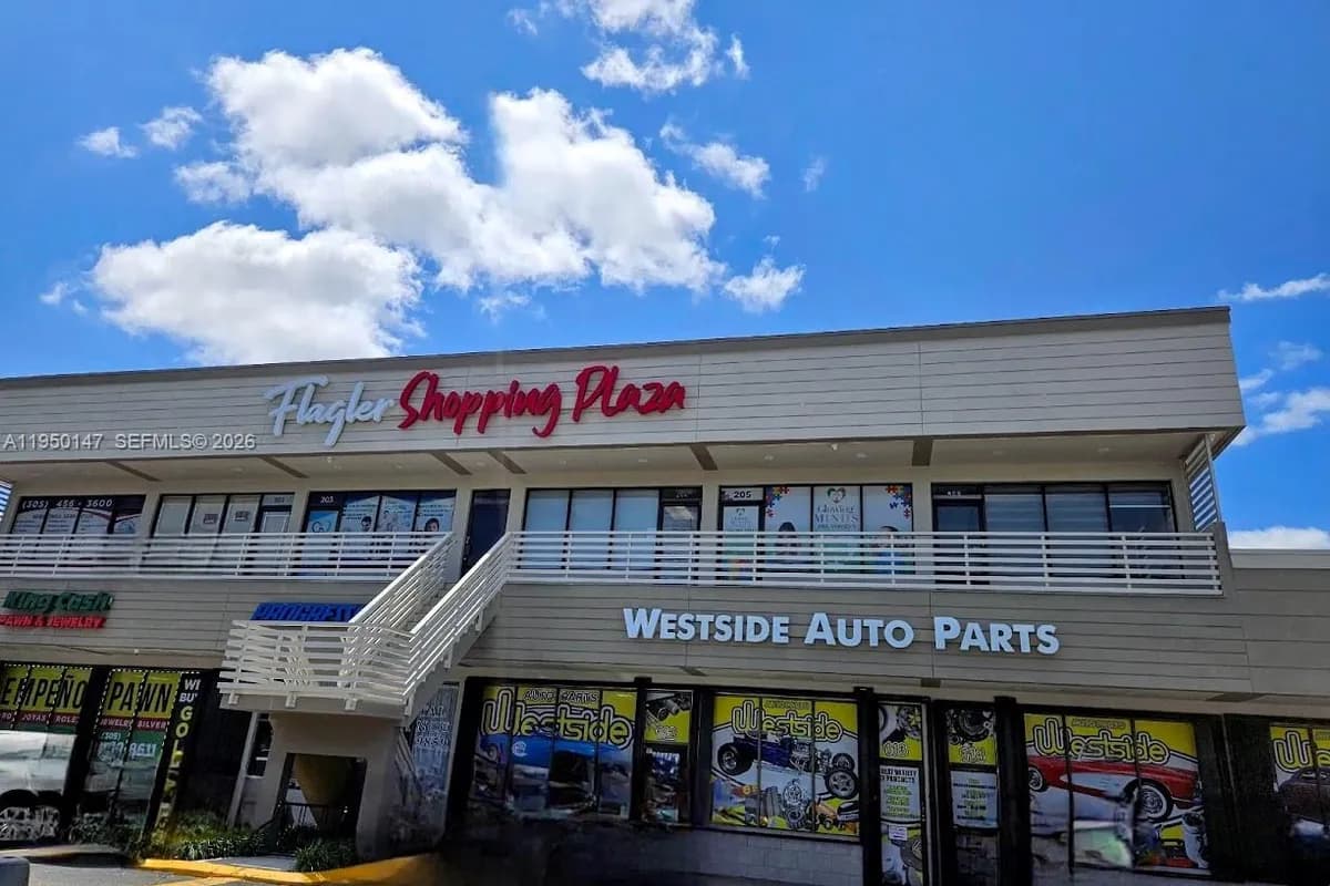 11400 W Flagler St # 206, Sweetwater FL 33174