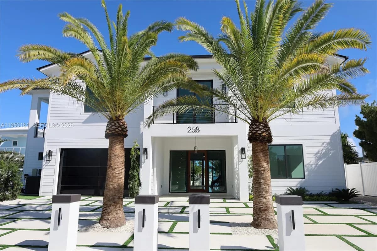 258 Caribbean Dr, Key Largo FL 33037