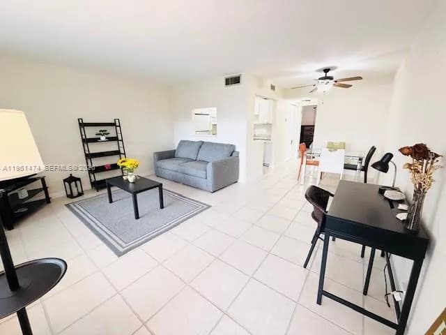 3061 NW 47th Ter # 228B, Lauderdale Lakes FL 33313
