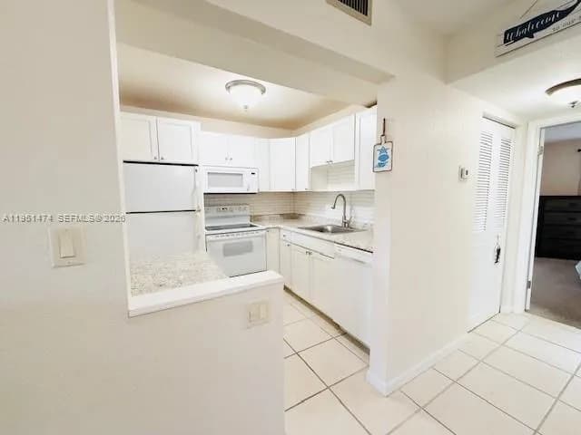 3061 NW 47th Ter # 228B, Lauderdale Lakes FL 33313
