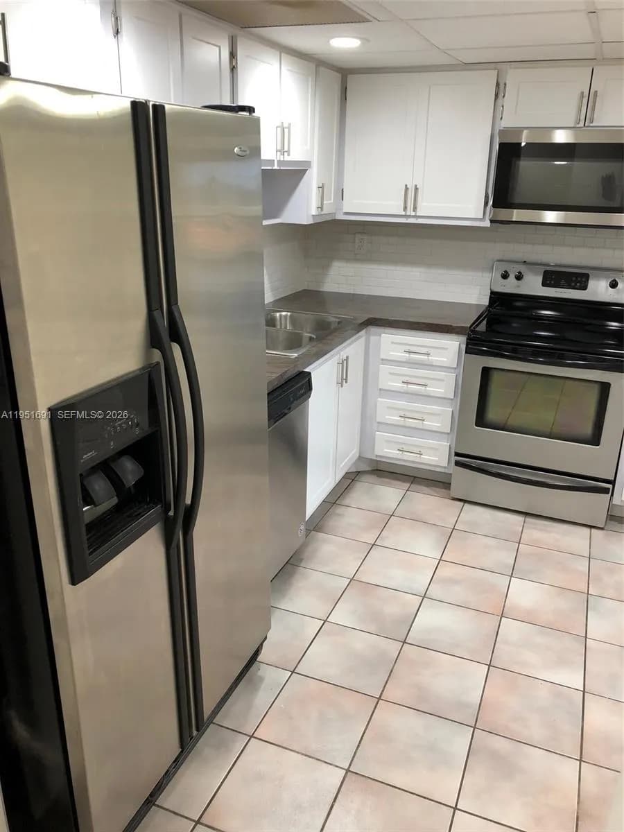 20840 San Simeon Way # 702, Miami FL 33179