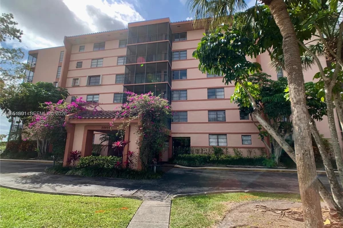 20840 San Simeon Way # 702, Miami FL 33179