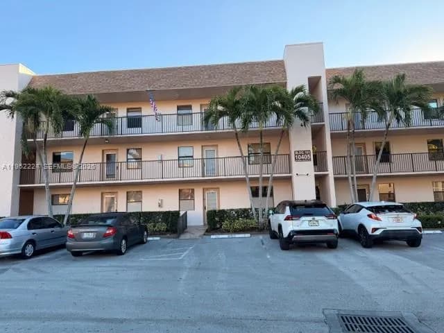 10405 Sunrise Lakes Blvd # 202, Sunrise FL 33322