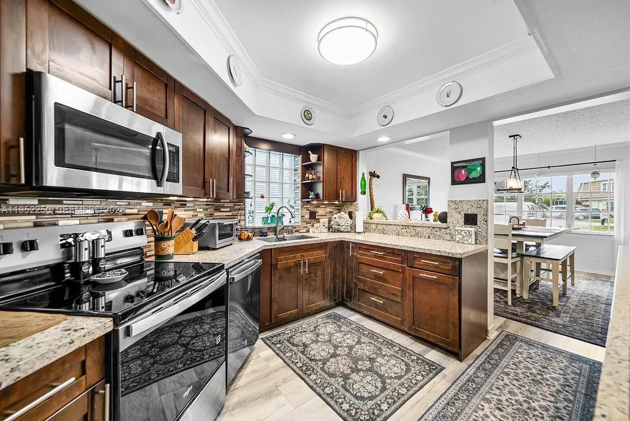 3 bedroom 2 bath for sale at 11625 Winchester Dr # B, Palm Beach Gardens FL 33410