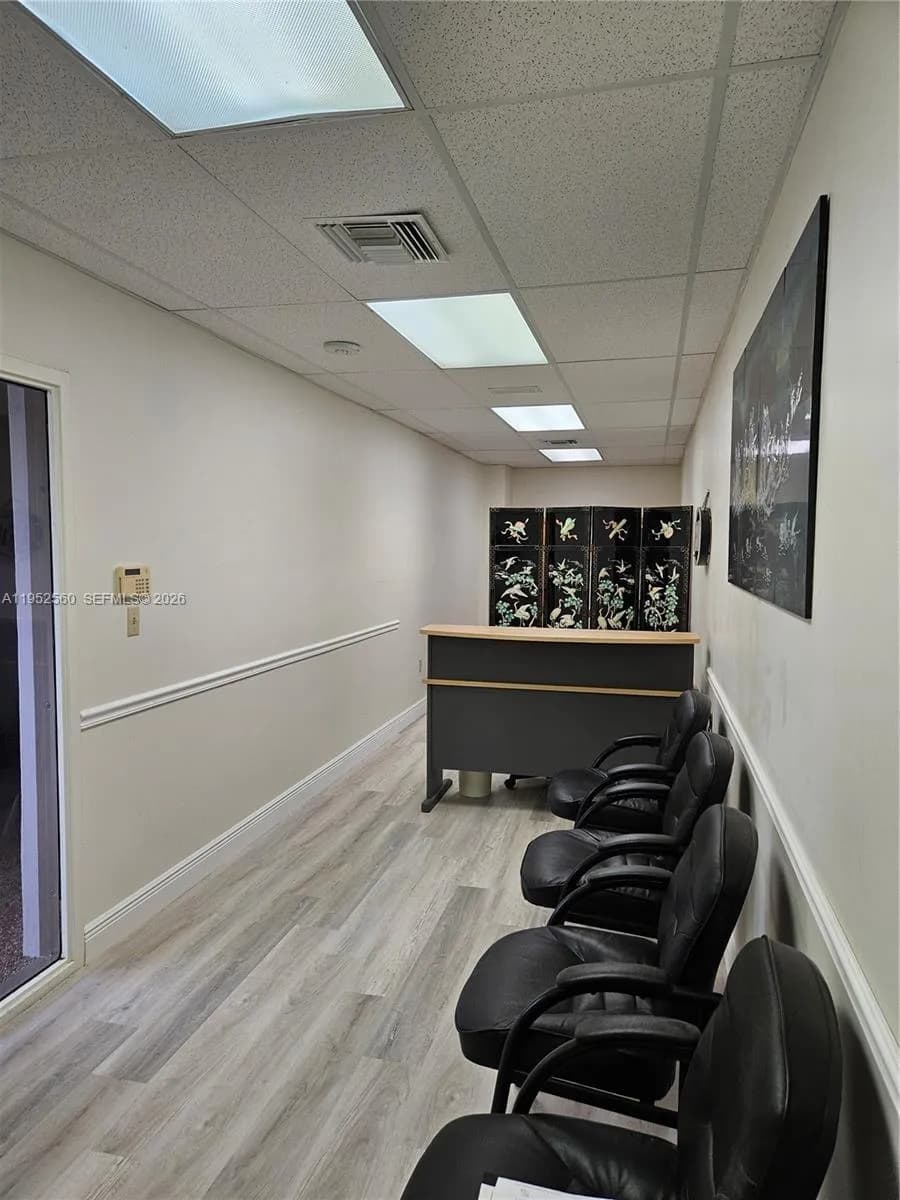 8890 W Oakland Park Blvd # M, Sunrise FL 33351