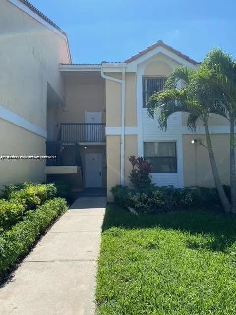 2 bedroom 2 bath for sale at 5841 Riverside Dr, Coral Springs FL 33067