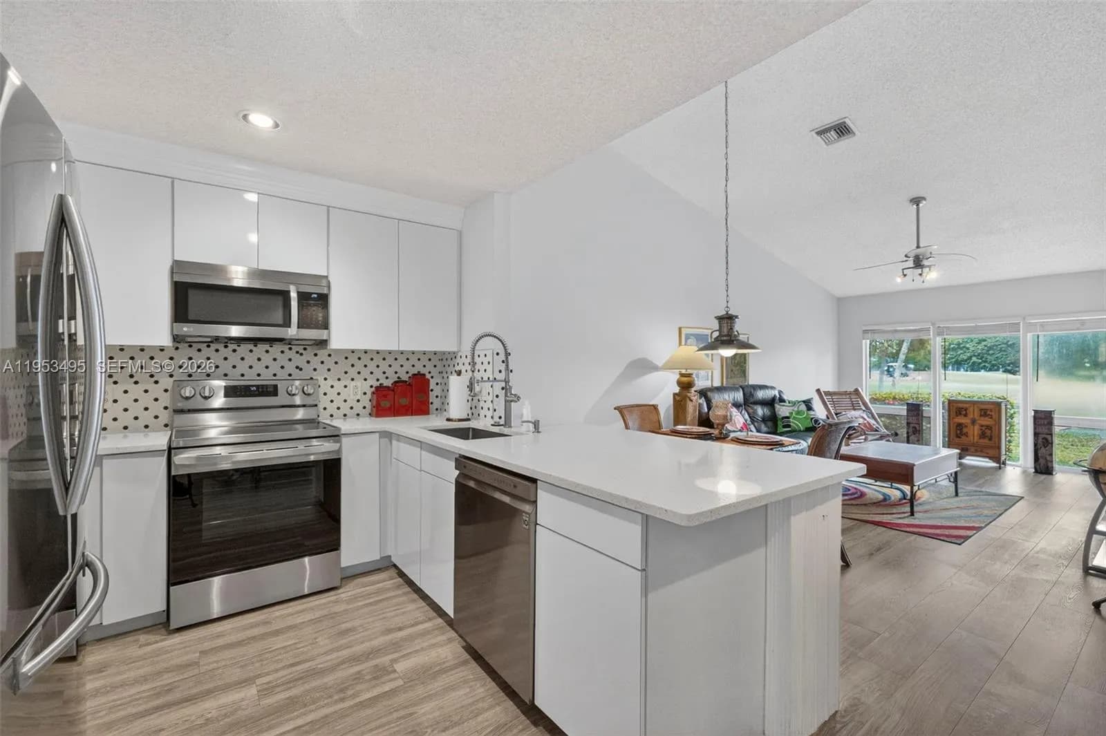 6744 N Pine Island Rd, Tamarac FL 33321