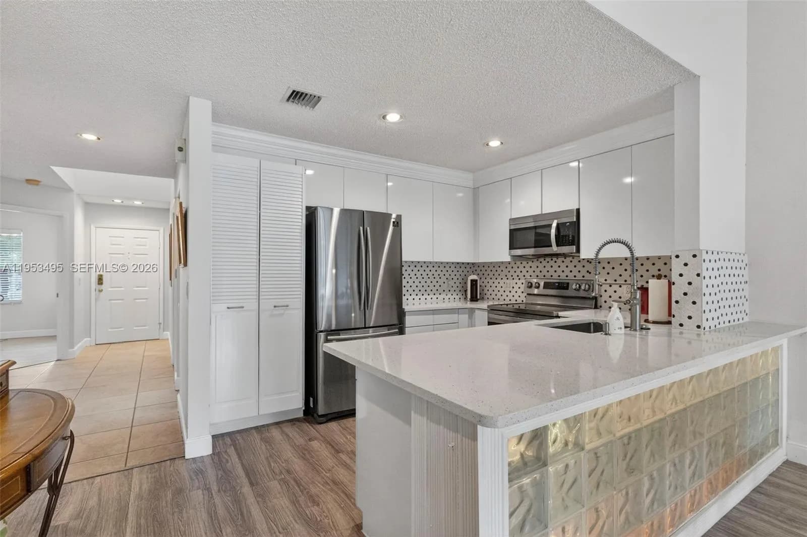 6744 N Pine Island Rd, Tamarac FL 33321