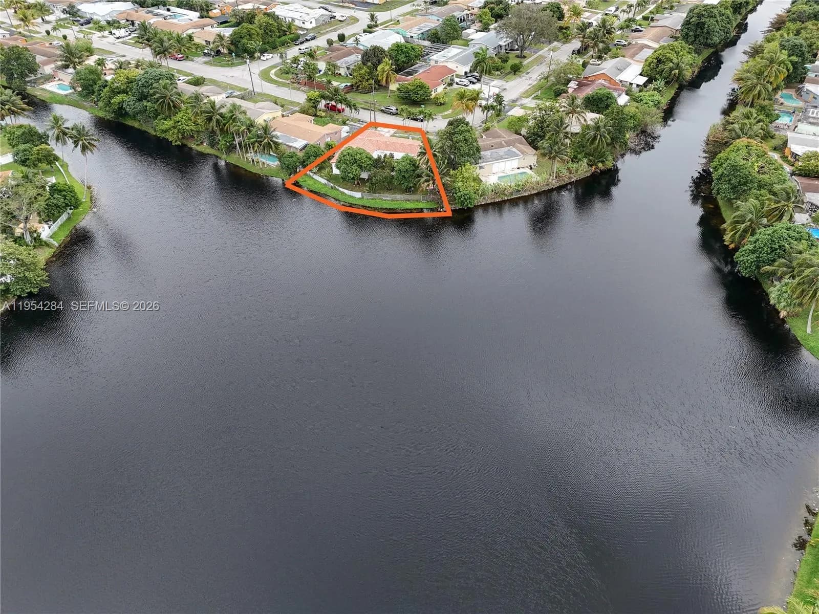 3241 NW 40th St, Lauderdale Lakes FL 33309