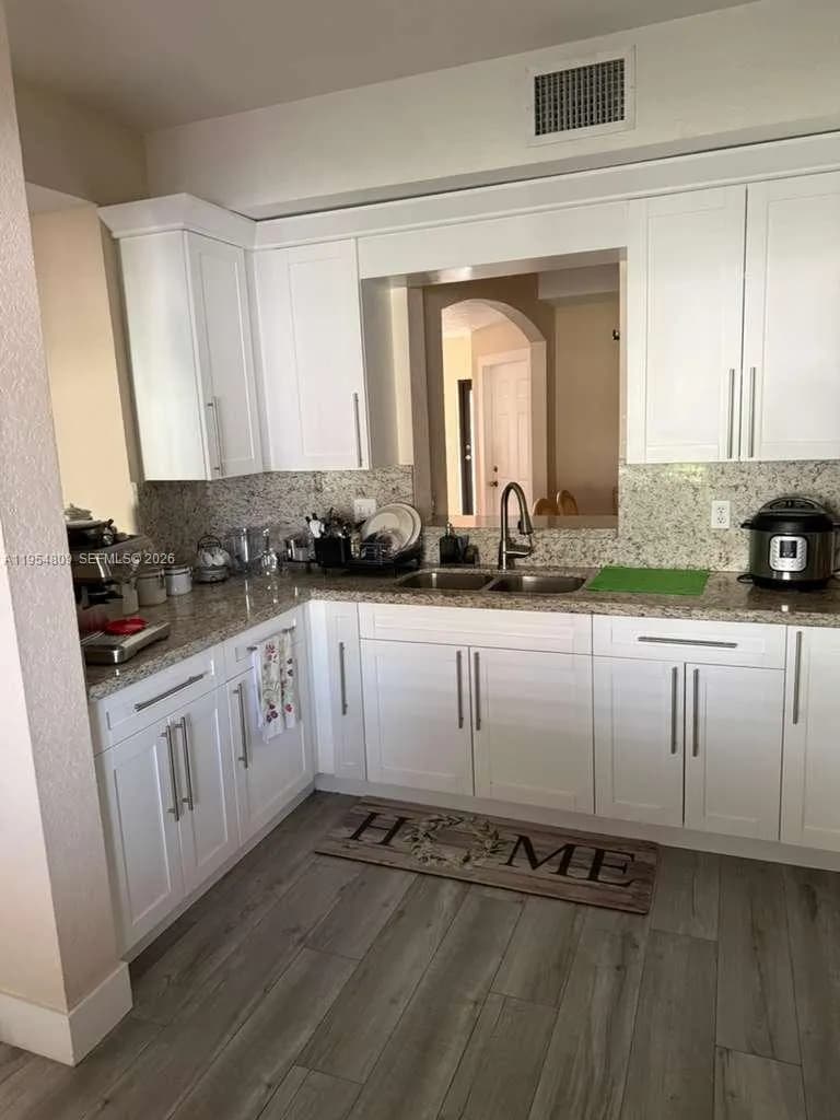 4481 NW 163rd St, Miami Gardens FL 33054