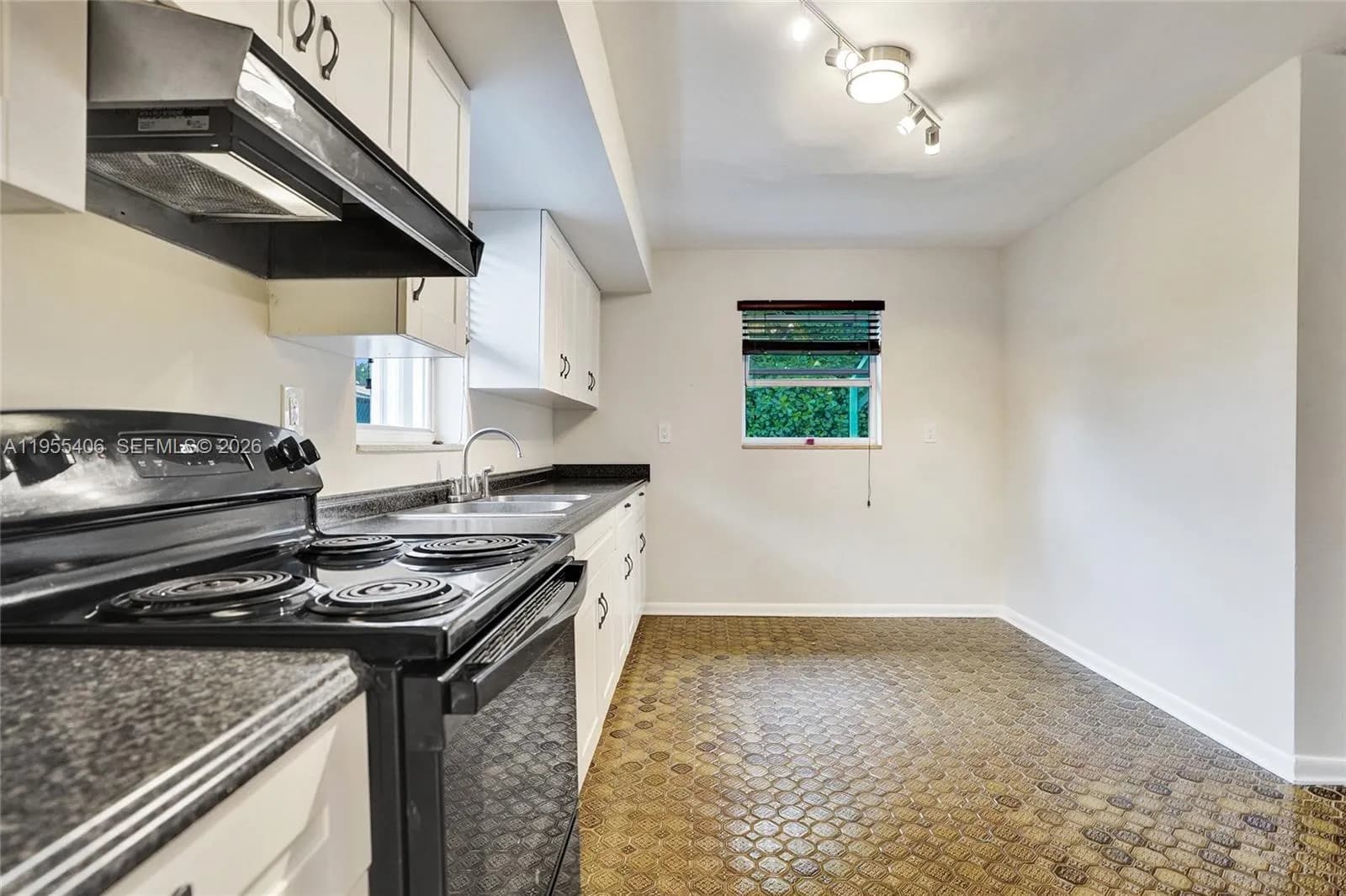 4987 SW 25th Ave, Dania Beach FL 33312