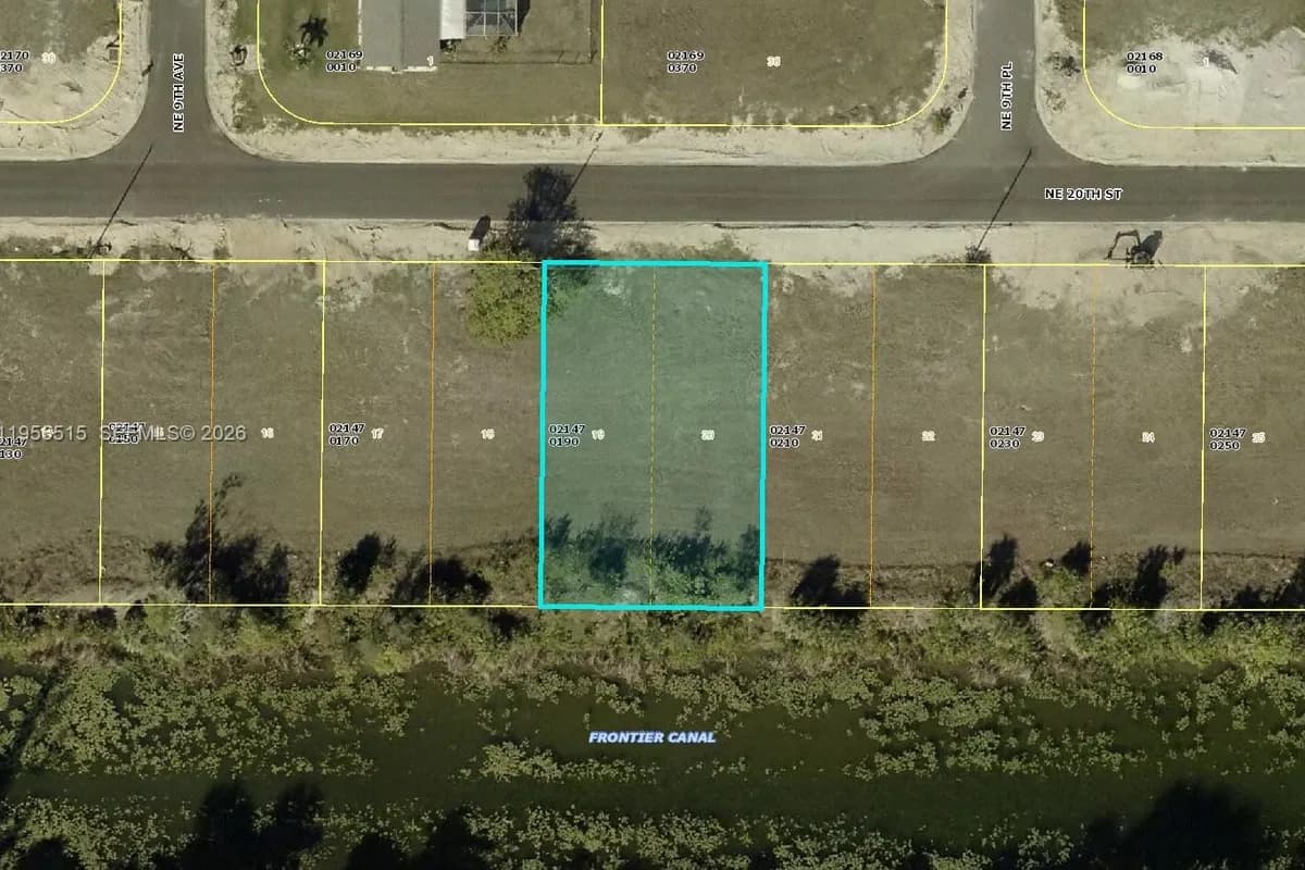 906 NE 23RD TER, Cape Coral FL 33909