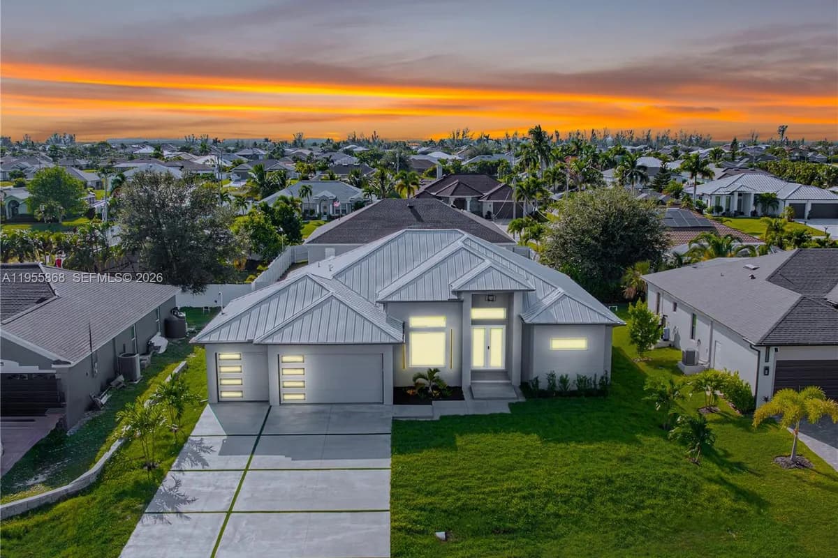 512 NW 35th PL, Cape Coral FL 33993