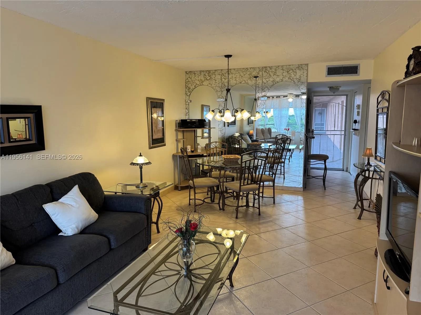 2861 Somerset Dr # 407, Lauderdale Lakes FL 33311