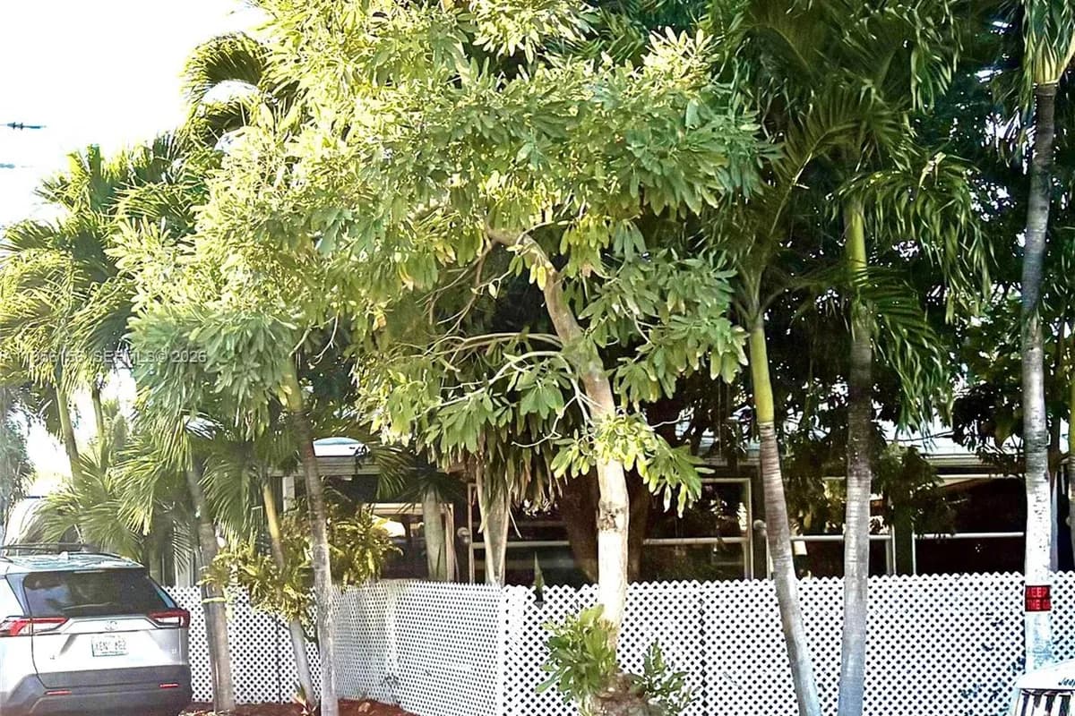 6103 Southgate Blvd, Margate FL 33068