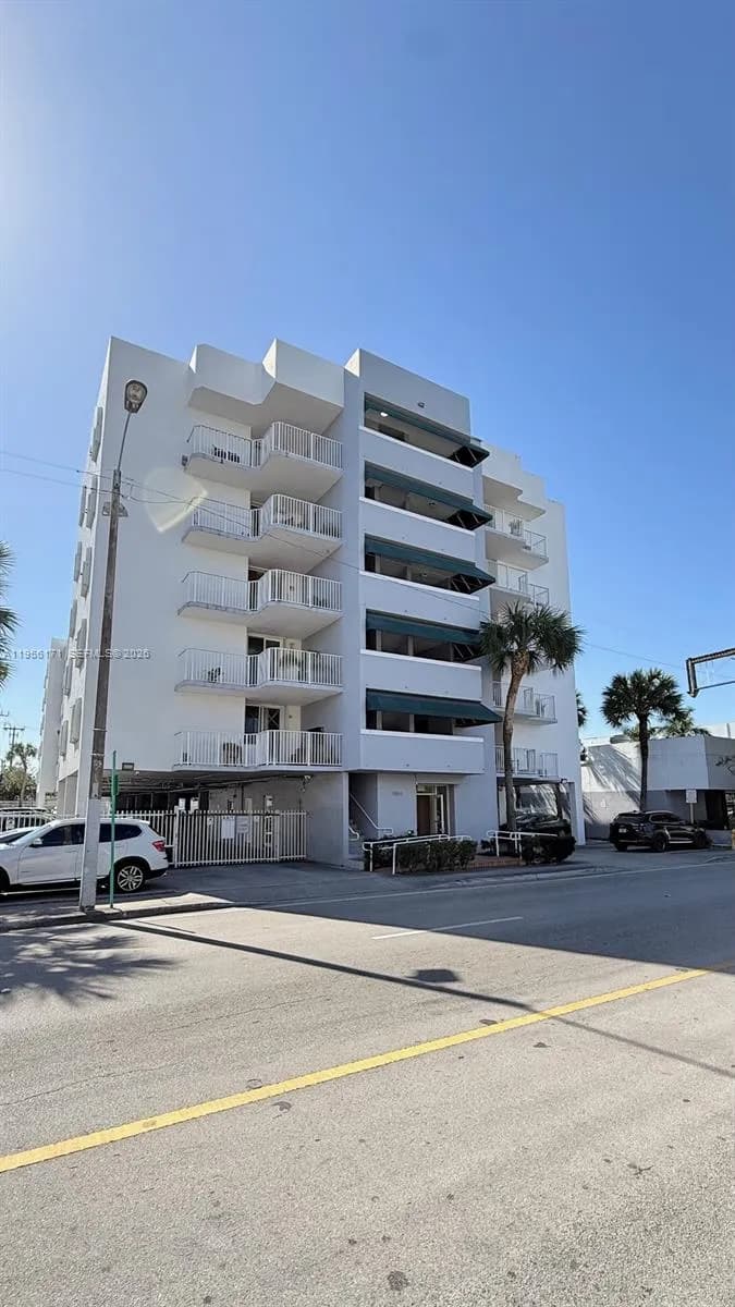 4854 NW 7th St # 508, Miami FL 33126